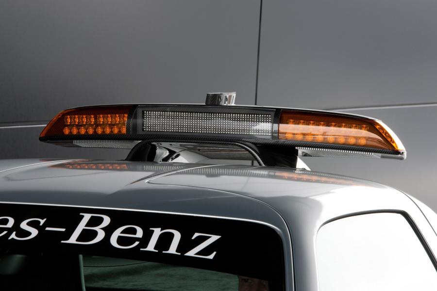  Mercedes-Benz SLS AMG F1 Safety Car 2010 года  (фото 13 из 46)